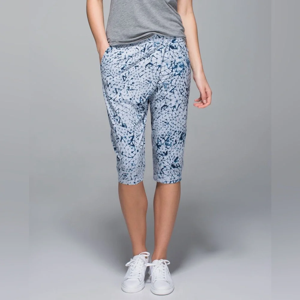 Lululemon Retreat Yogi Crop Star Crushed Silver Fox Deep Navy size 8 - Picture 1 of 12